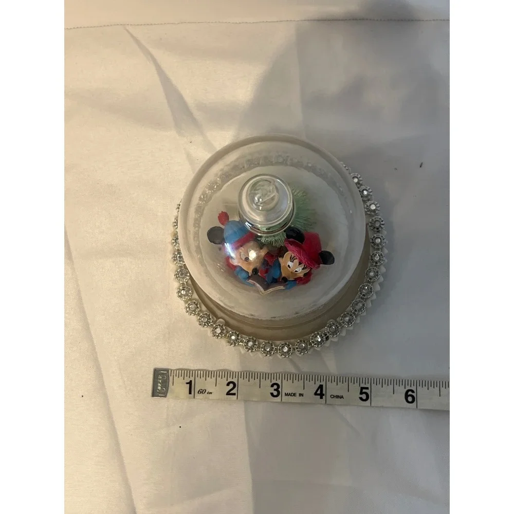 Disney Mickey and Minnie Mouse Winter Scene Cloche Dome Light Up‎ Musical